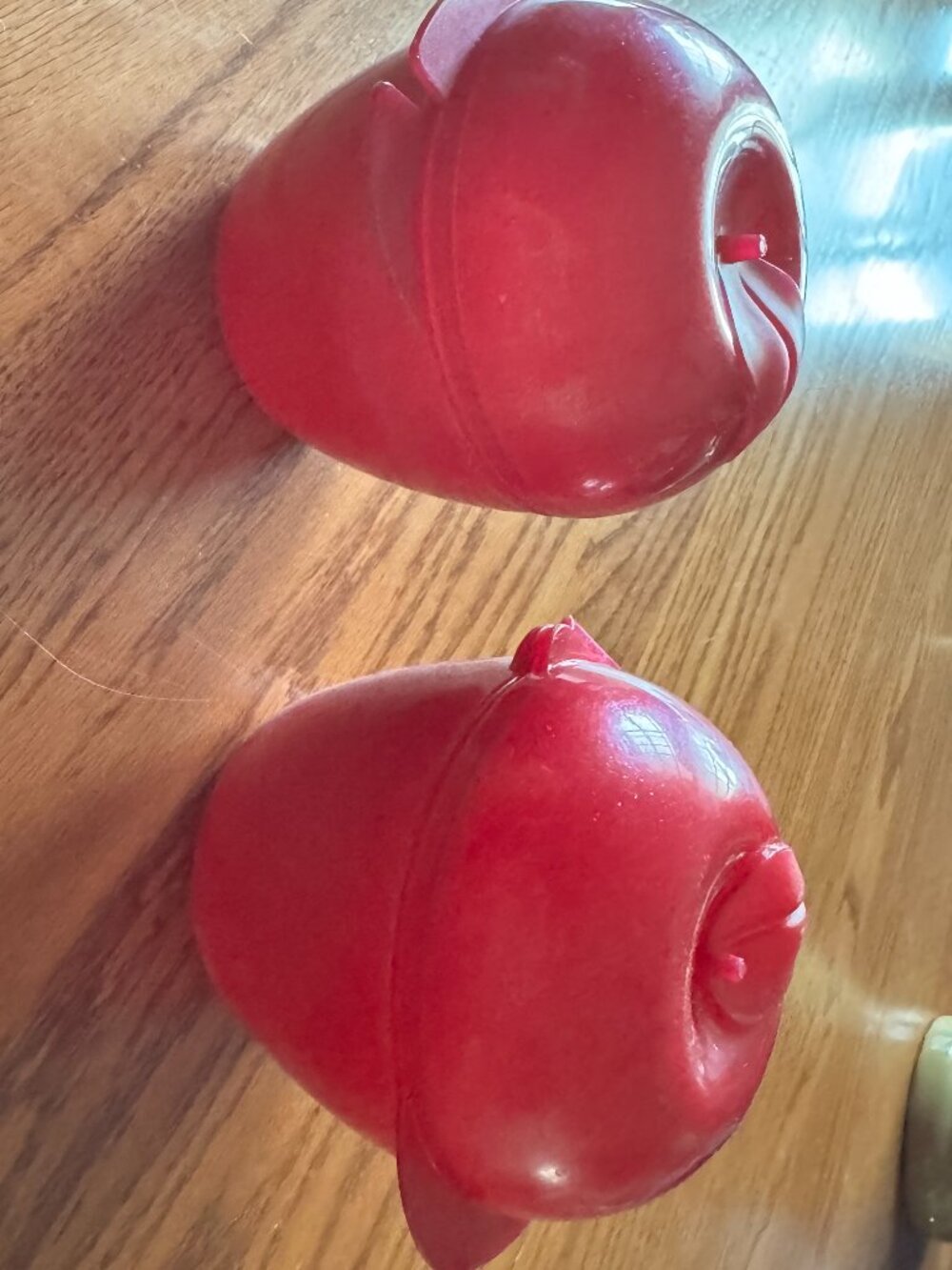 Tupperware Apple Keeper